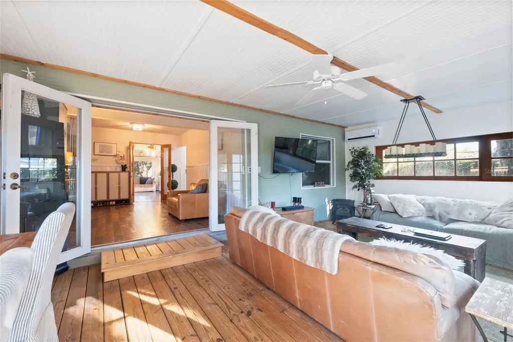 1946 Chenango Avenue Clearwater FL 33755
