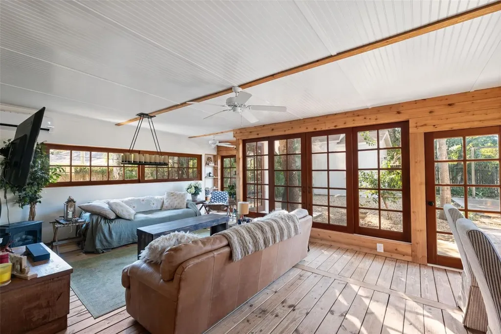 1946 Chenango Avenue Clearwater FL 33755