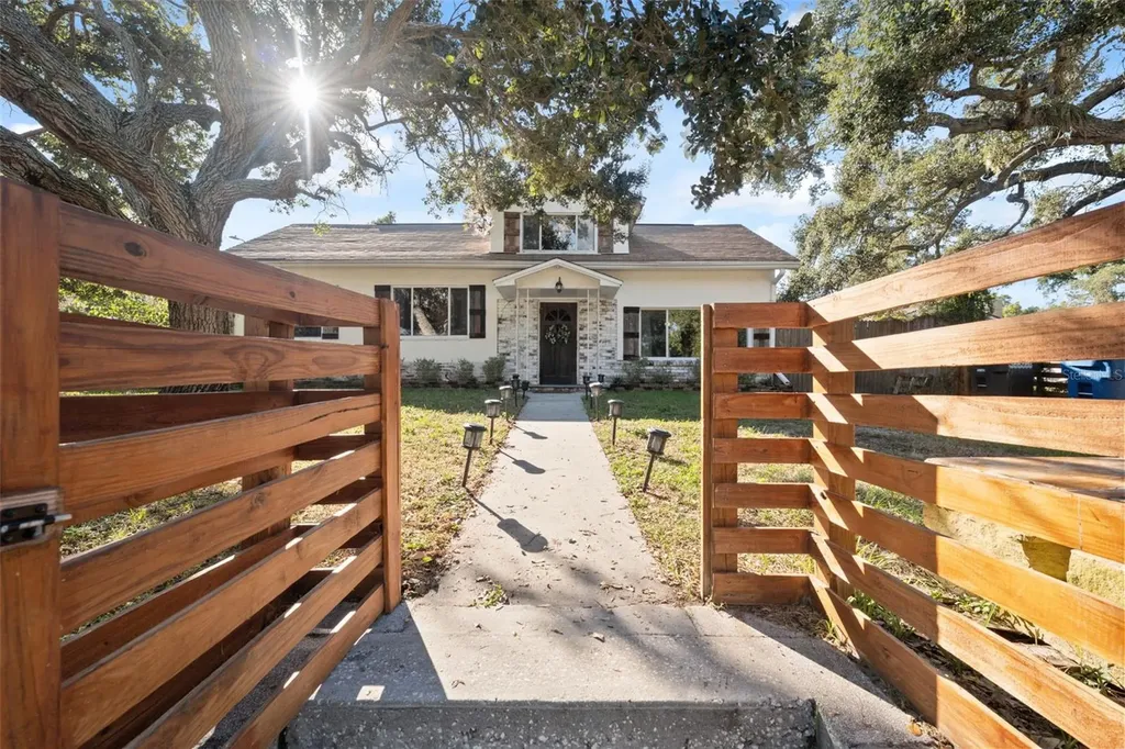 1946 Chenango Avenue Clearwater FL 33755