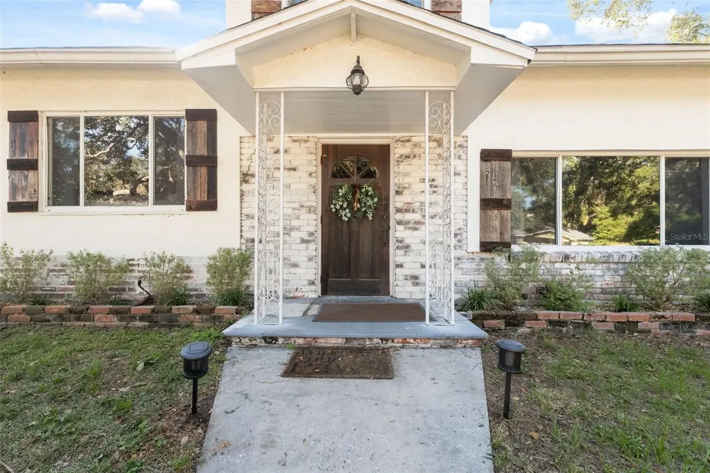 1946 Chenango Avenue Clearwater FL 33755
