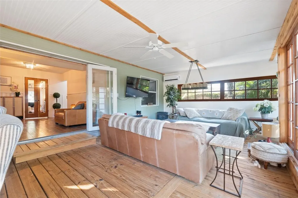 1946 Chenango Avenue Clearwater FL 33755
