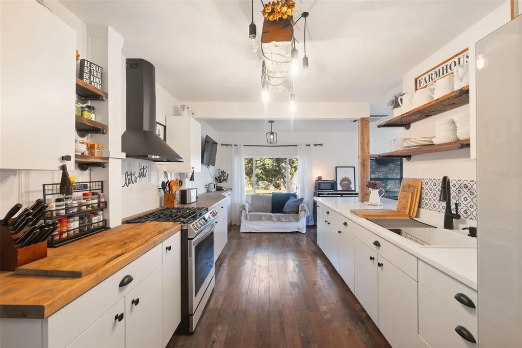 1946 Chenango Avenue Clearwater FL 33755