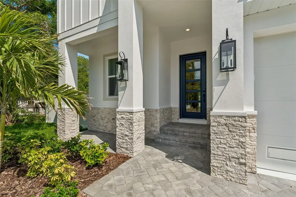 2923 W Elrod Avenue Tampa FL 33611