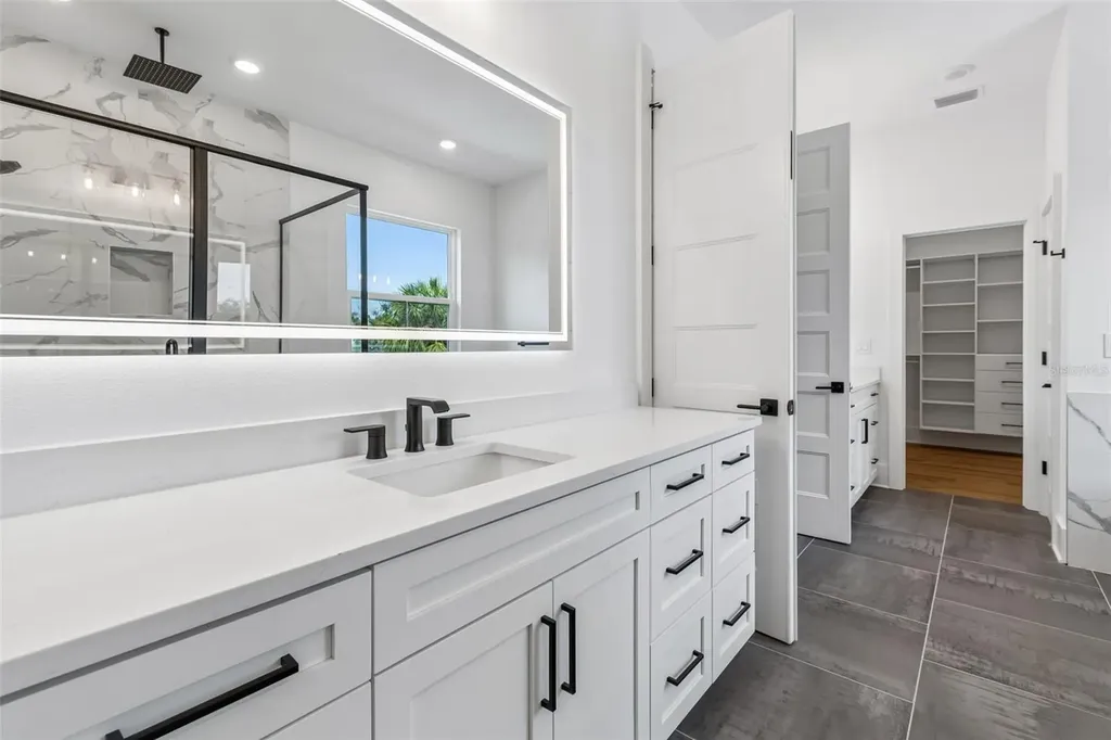 2923 W Elrod Avenue Tampa FL 33611