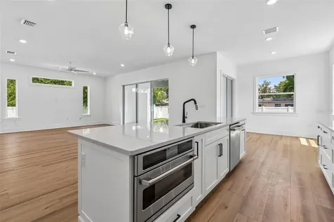 2923 W Elrod Avenue Tampa FL 33611
