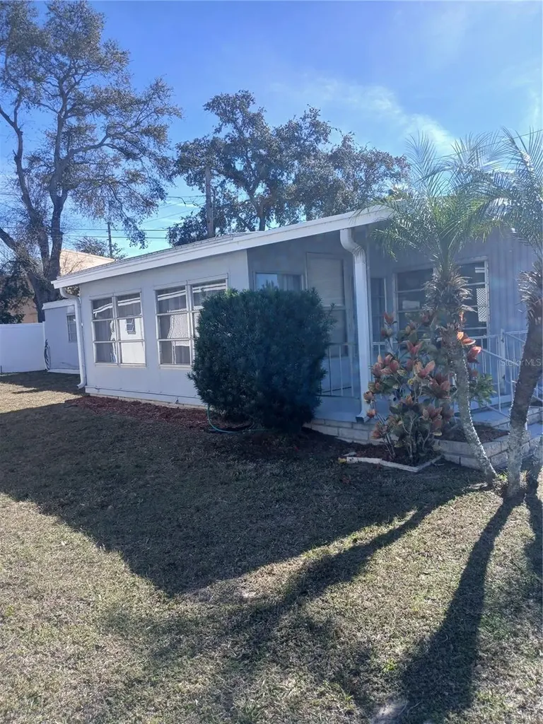 27466 Us Highway 19 N Clearwater FL 33761