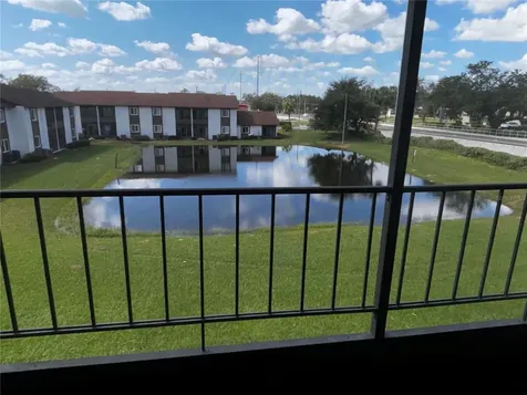 39132 County Road 54 Zephyrhills FL 33542