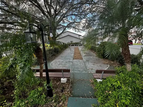 39132 County Road 54 Zephyrhills FL 33542