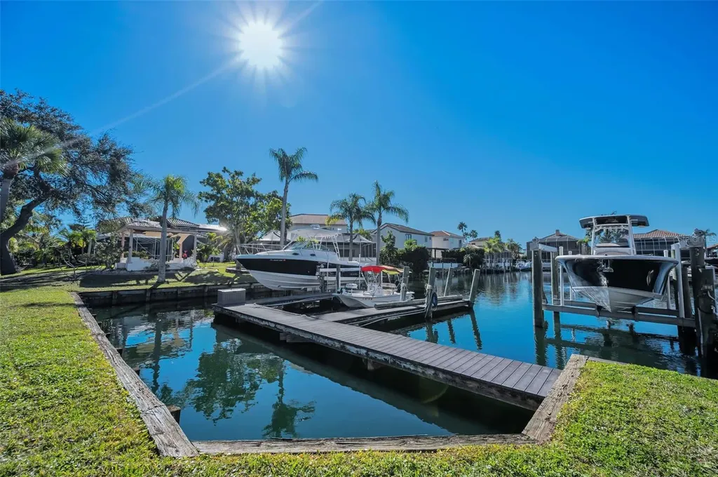 10622 Cape Hatteras Drive Tampa FL 33615