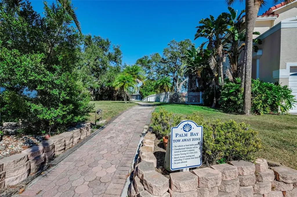 10622 Cape Hatteras Drive Tampa FL 33615