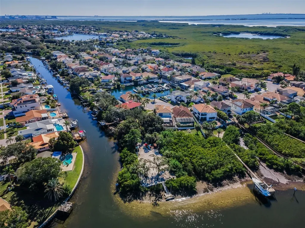 10622 Cape Hatteras Drive Tampa FL 33615