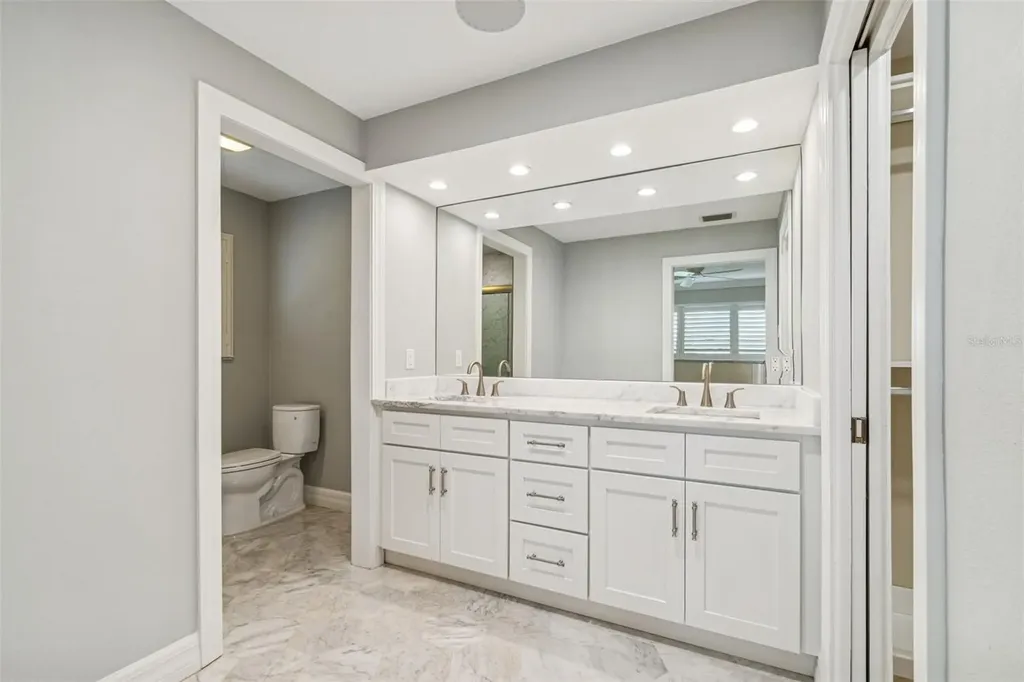 7864 9th Avenue S St Petersburg FL 33707