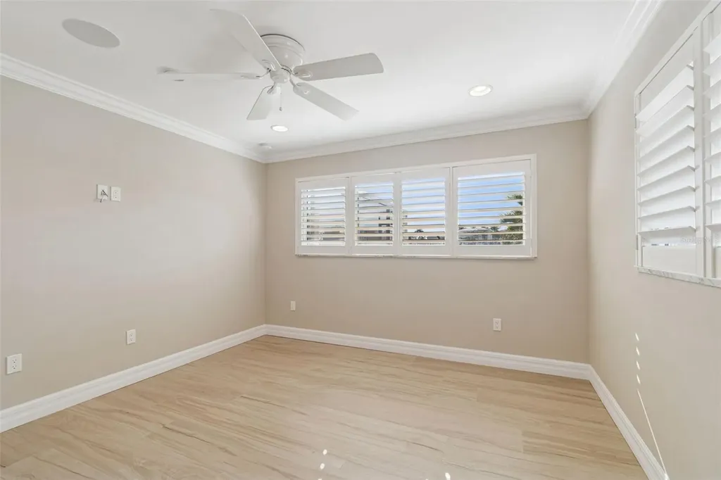 7864 9th Avenue S St Petersburg FL 33707