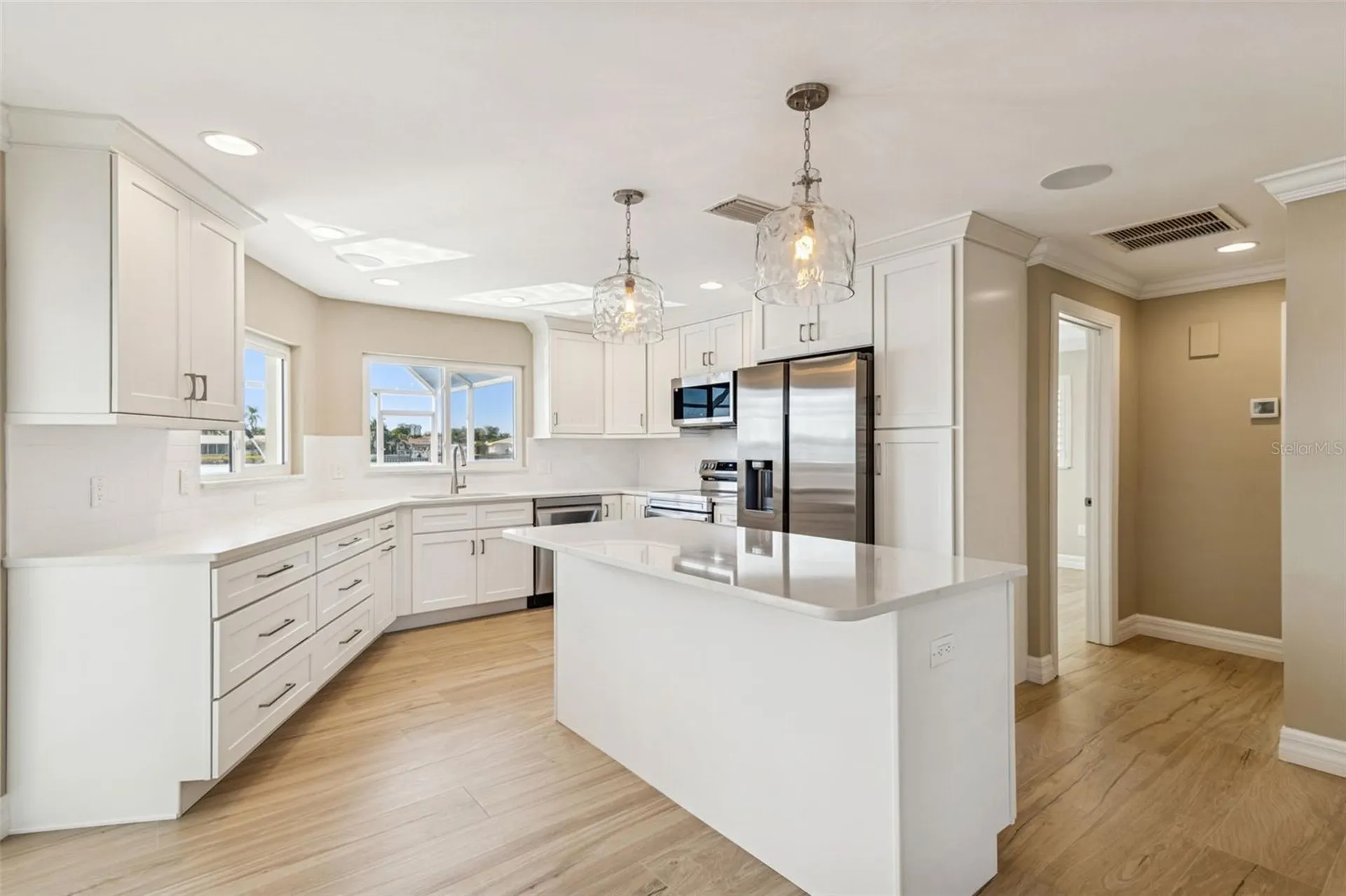 7864 9th Avenue S St Petersburg FL 33707