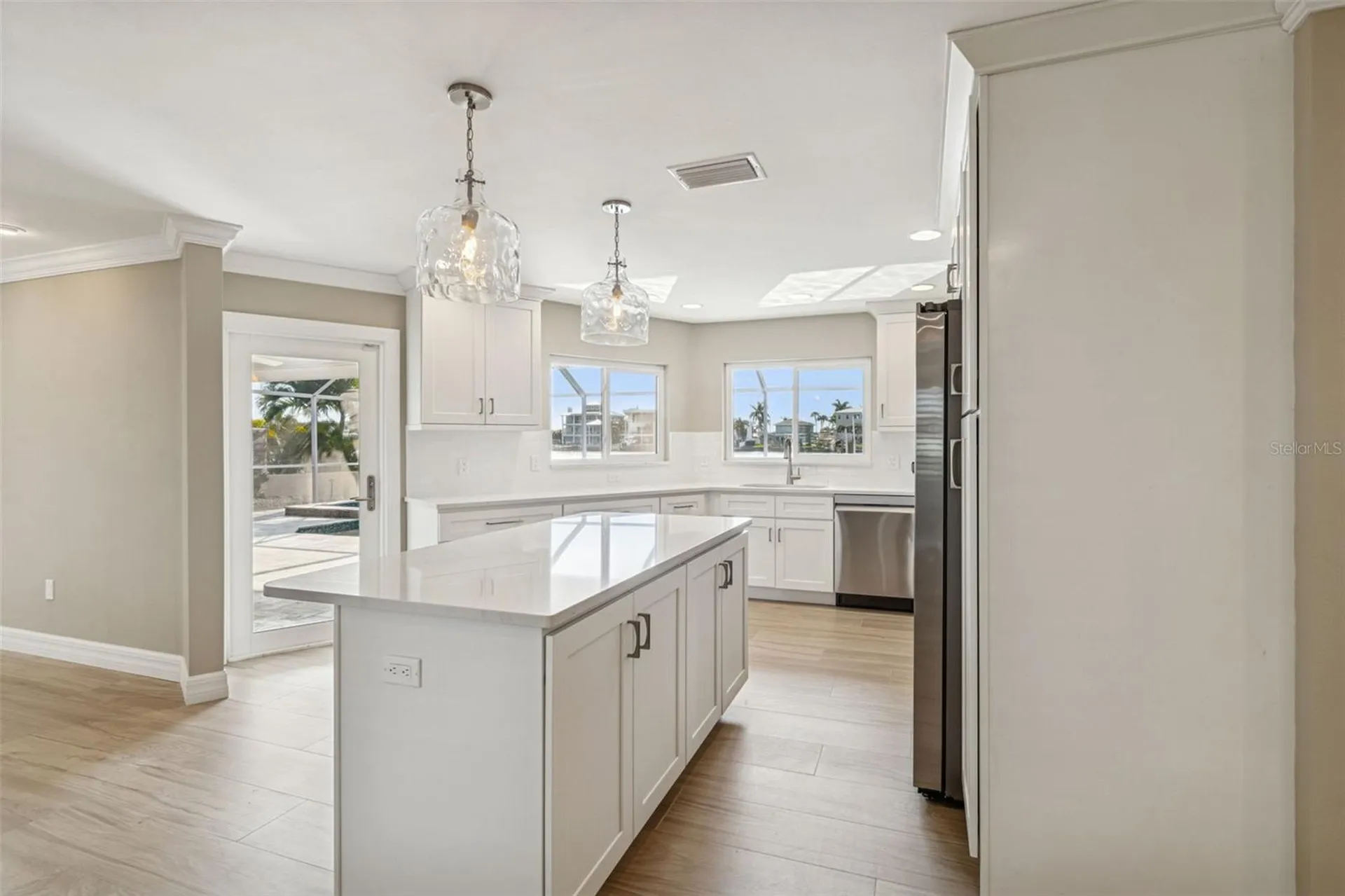 7864 9th Avenue S St Petersburg FL 33707