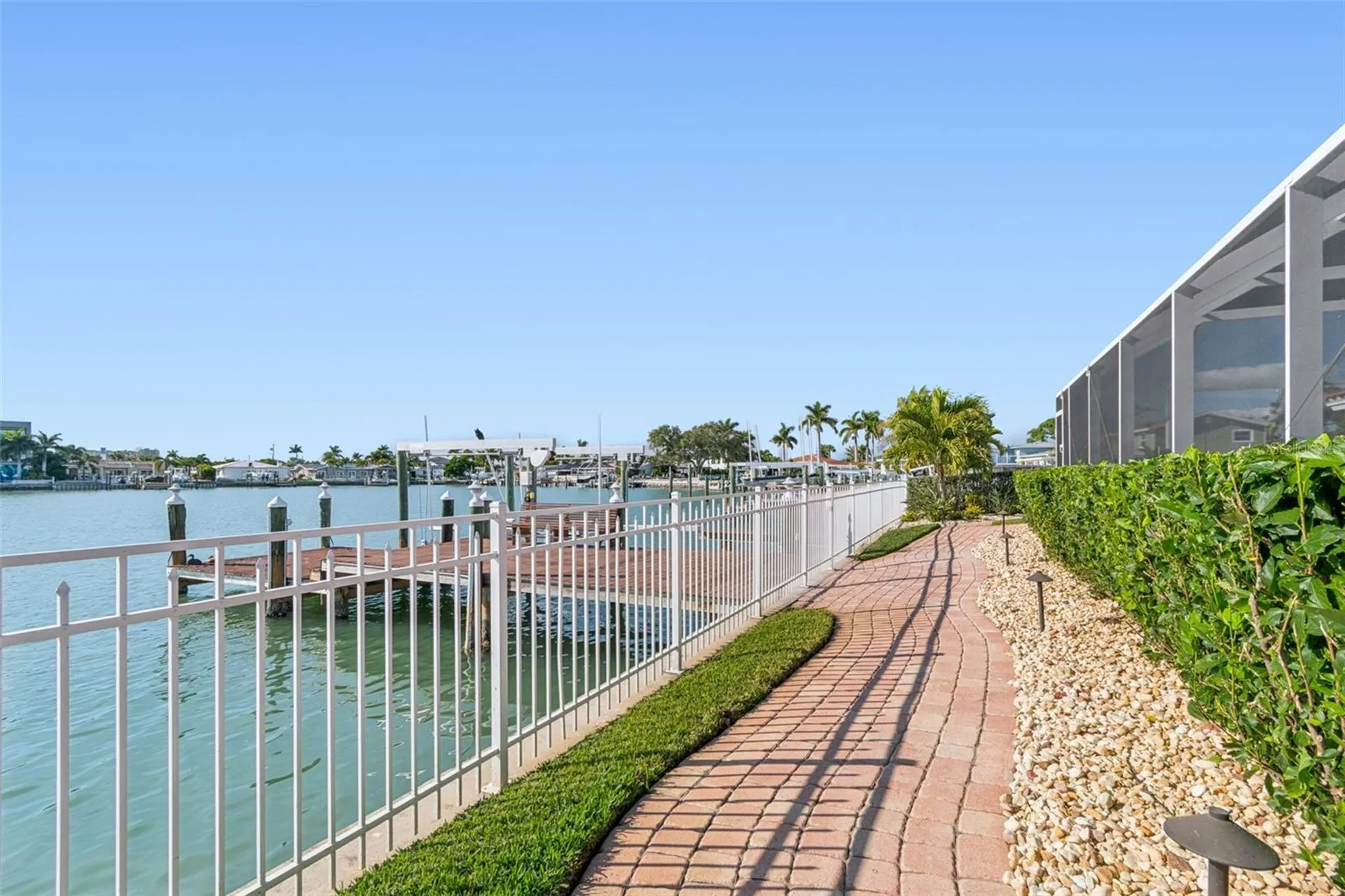 7864 9th Avenue S St Petersburg FL 33707