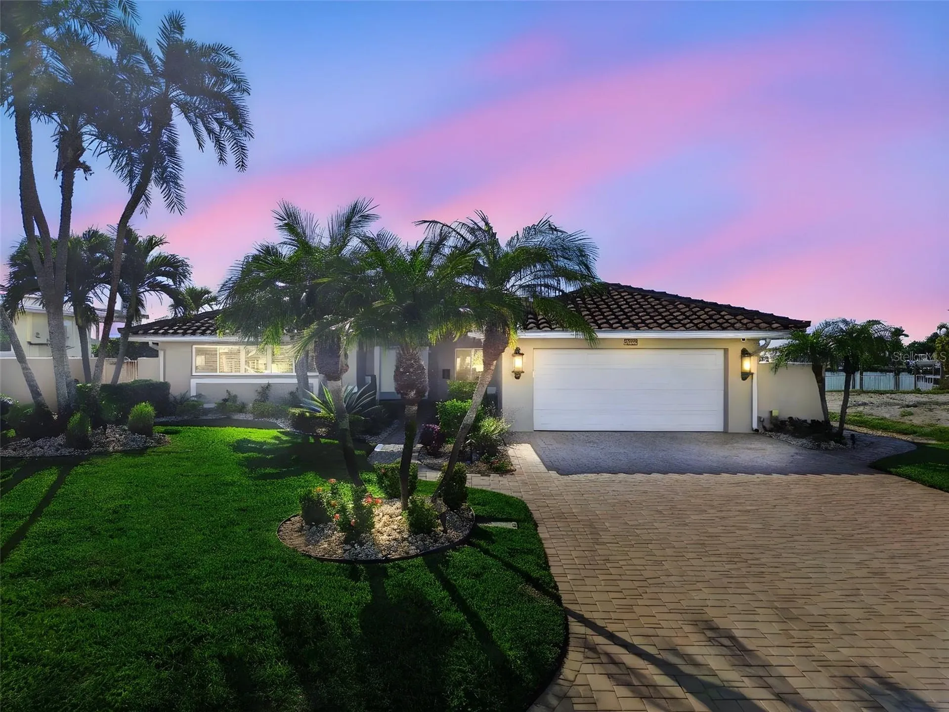 7864 9th Avenue S St Petersburg FL 33707