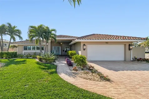 7864 9th Avenue S St Petersburg FL 33707
