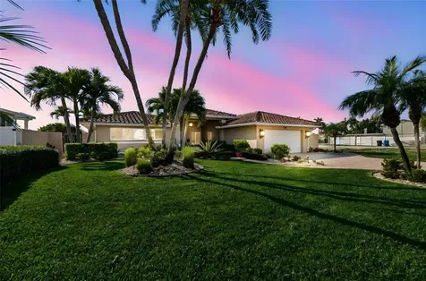 7864 9th Avenue S St Petersburg FL 33707