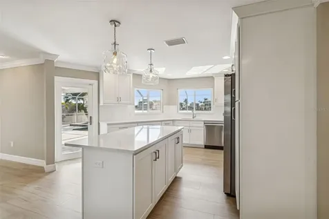 7864 9th Avenue S St Petersburg FL 33707