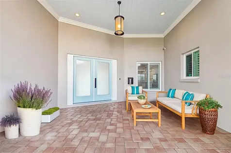 7864 9th Avenue S St Petersburg FL 33707