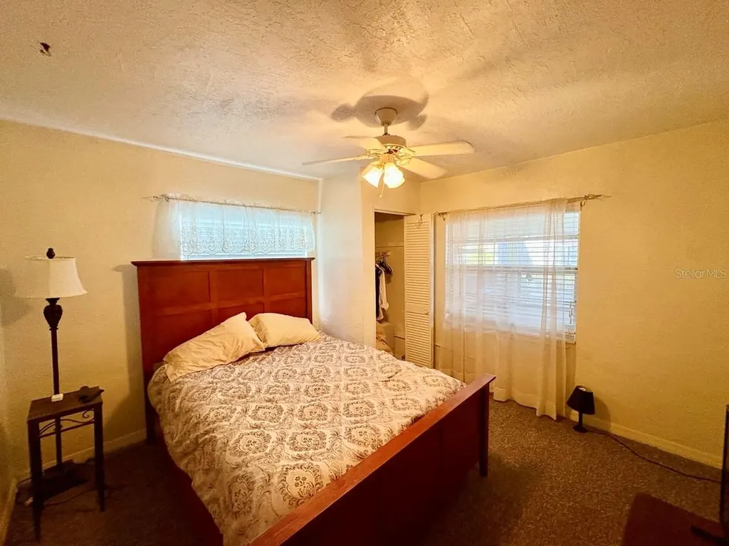 524 E Lime Street Tarpon Springs FL 34689