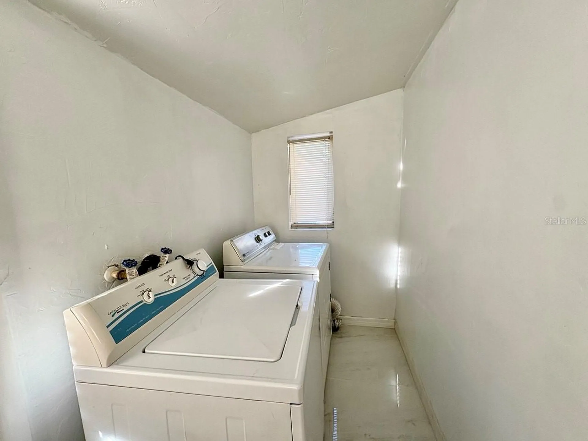 524 E Lime Street Tarpon Springs FL 34689