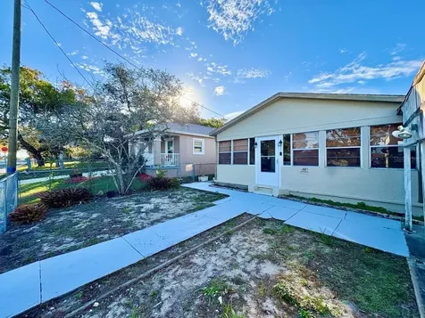 524 E Lime Street Tarpon Springs FL 34689
