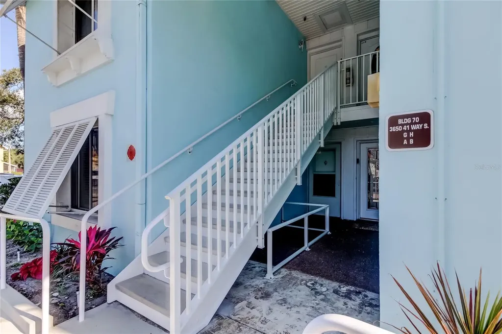 3650 41st Way S St Petersburg FL 33711