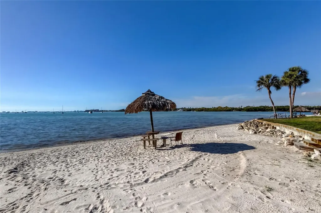 3650 41st Way S St Petersburg FL 33711