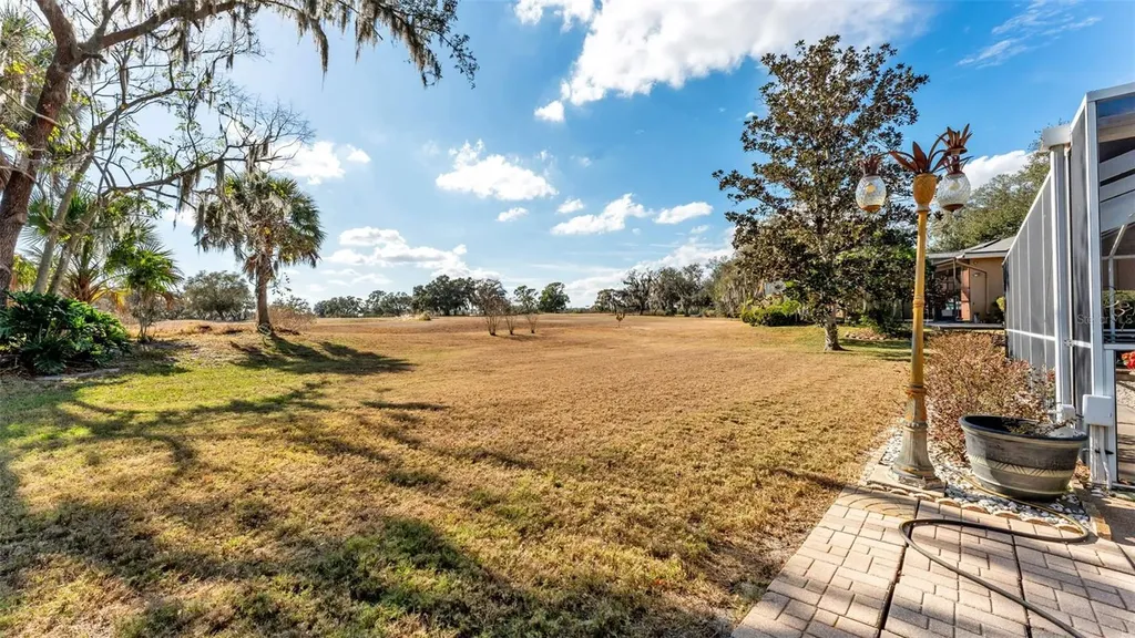 2711 S Fairway Drive Plant City FL 33566