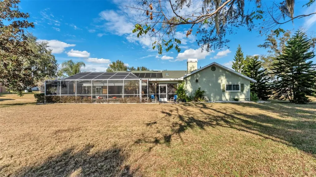 2711 S Fairway Drive Plant City FL 33566