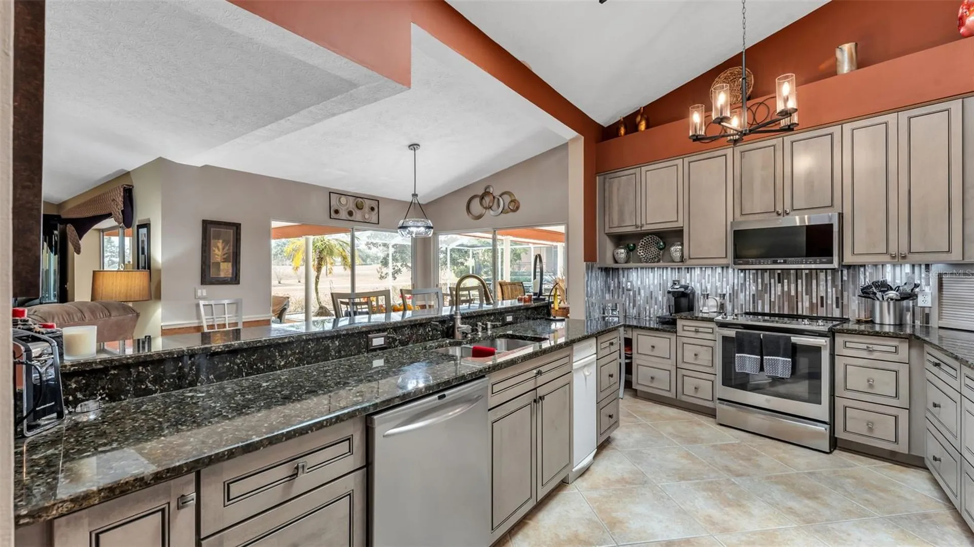 2711 S Fairway Drive Plant City FL 33566