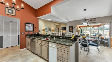 2711 S Fairway Drive Plant City FL 33566