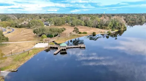 2711 S Fairway Drive Plant City FL 33566