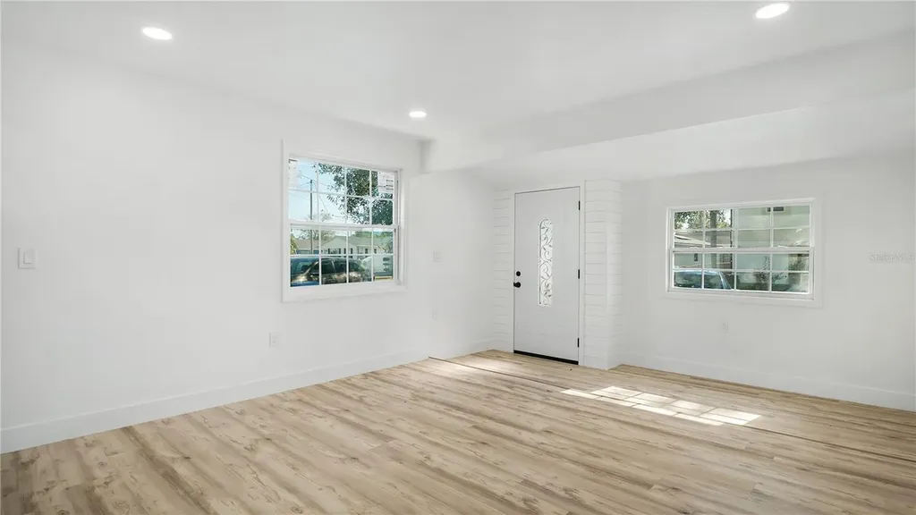 3925 W Robson Street Tampa FL 33614