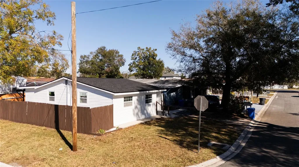 3925 W Robson Street Tampa FL 33614