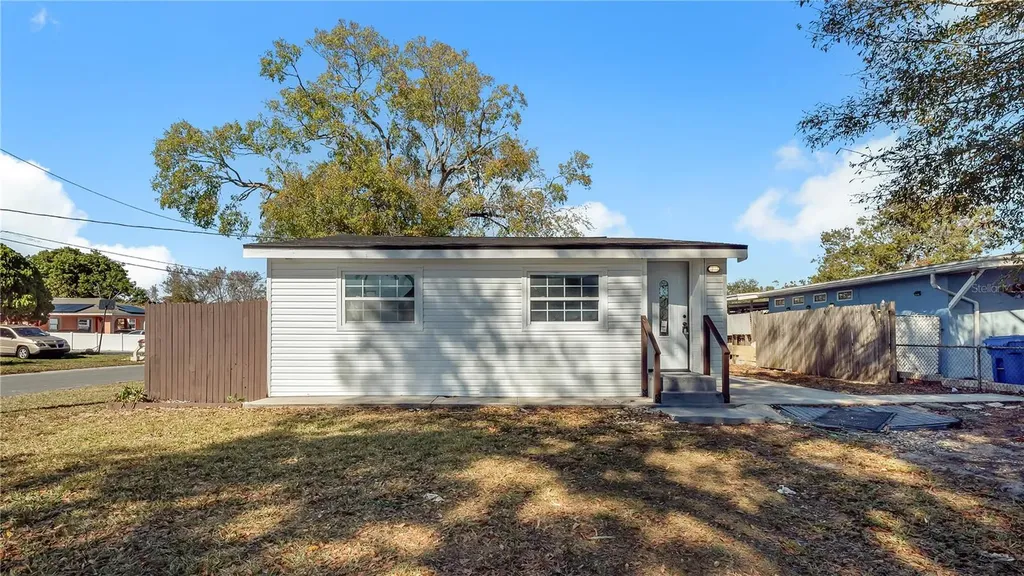 3925 W Robson Street Tampa FL 33614