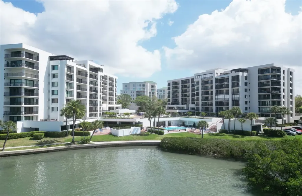 8 Belleview Boulevard Belleair FL 33756