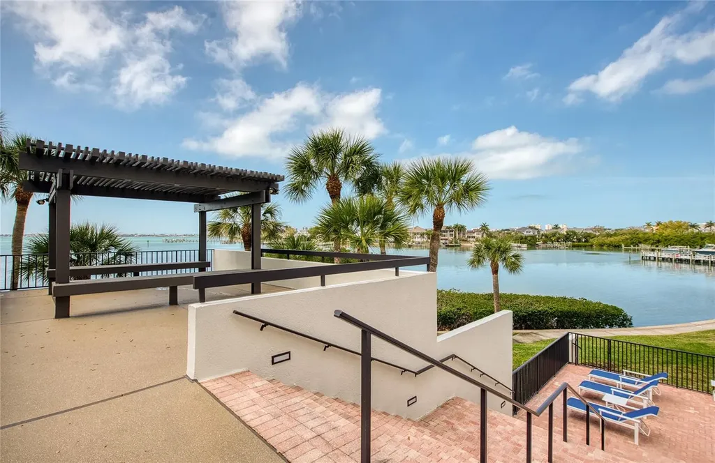 8 Belleview Boulevard Belleair FL 33756