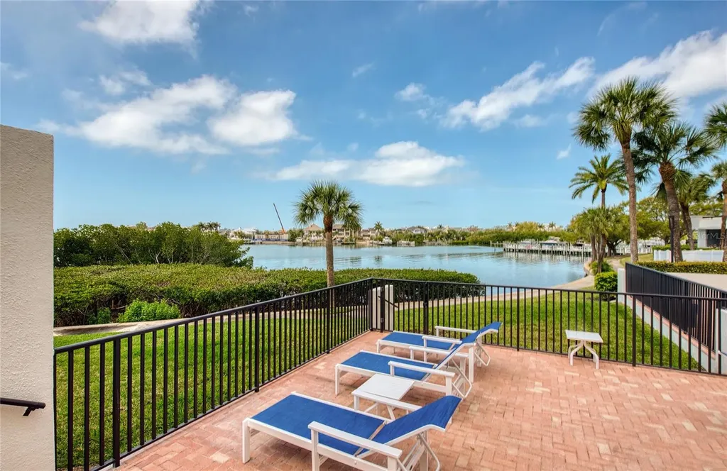 8 Belleview Boulevard Belleair FL 33756