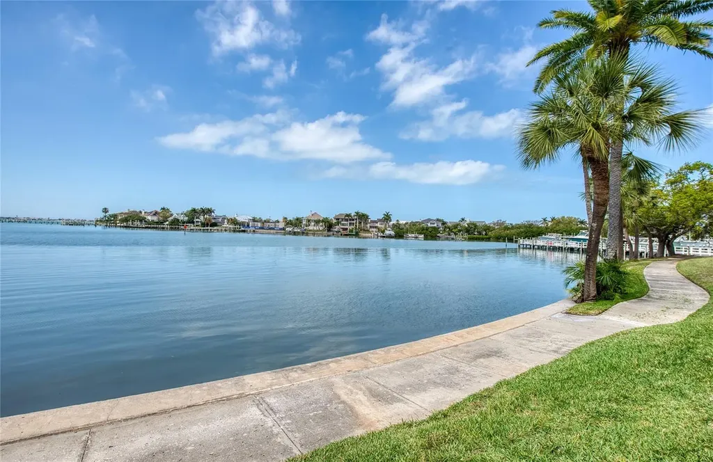 8 Belleview Boulevard Belleair FL 33756