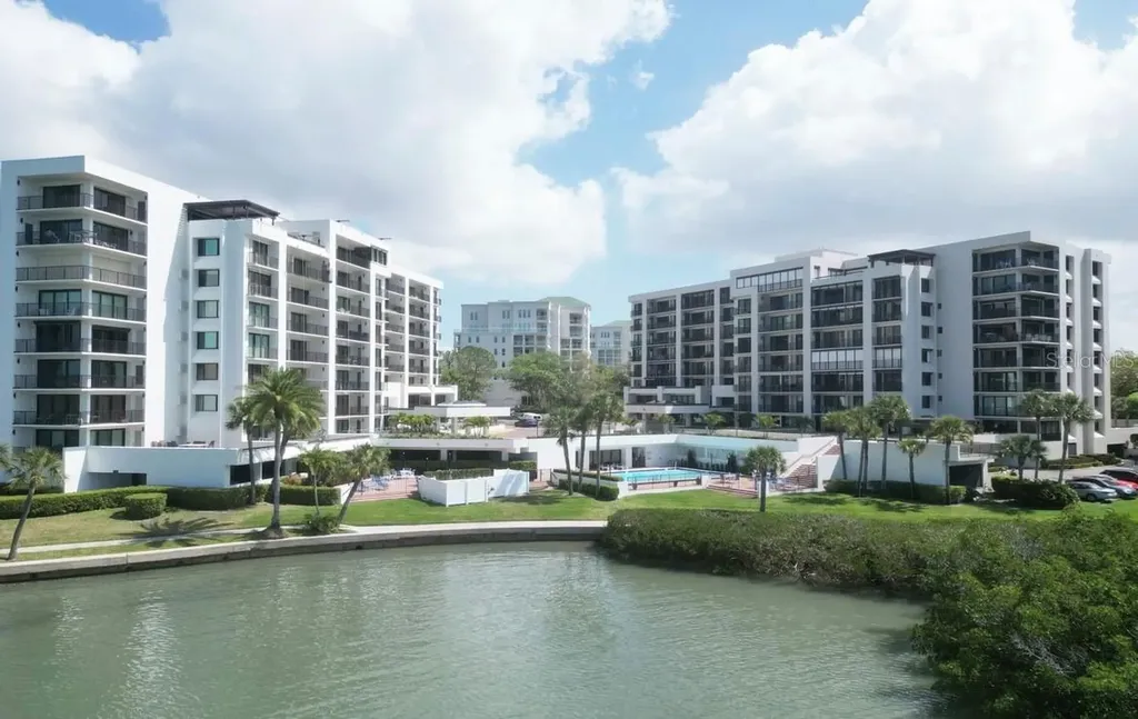 8 Belleview Boulevard Belleair FL 33756