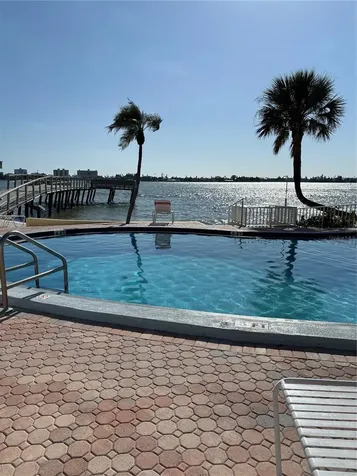 4725 Cove Circle St Petersburg FL 33708