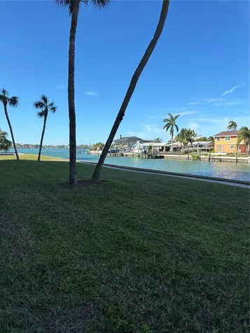 4725 Cove Circle St Petersburg FL 33708