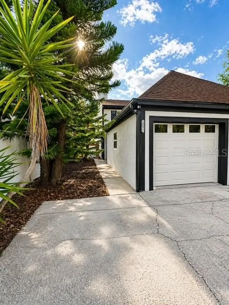 16077 Dawnview Drive Tampa FL 33624