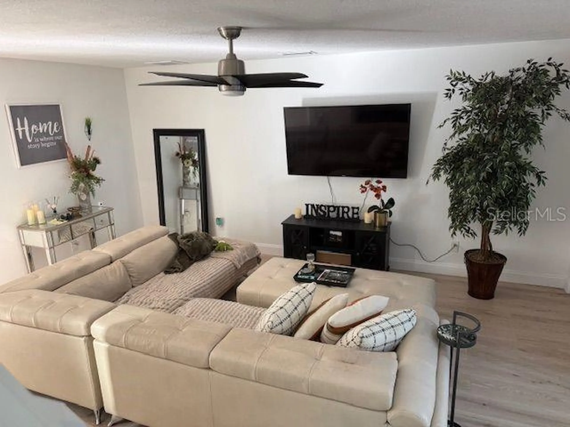 16077 Dawnview Drive Tampa FL 33624