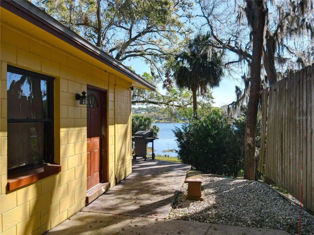 1617 Lake Nettie Court Eustis FL 32726