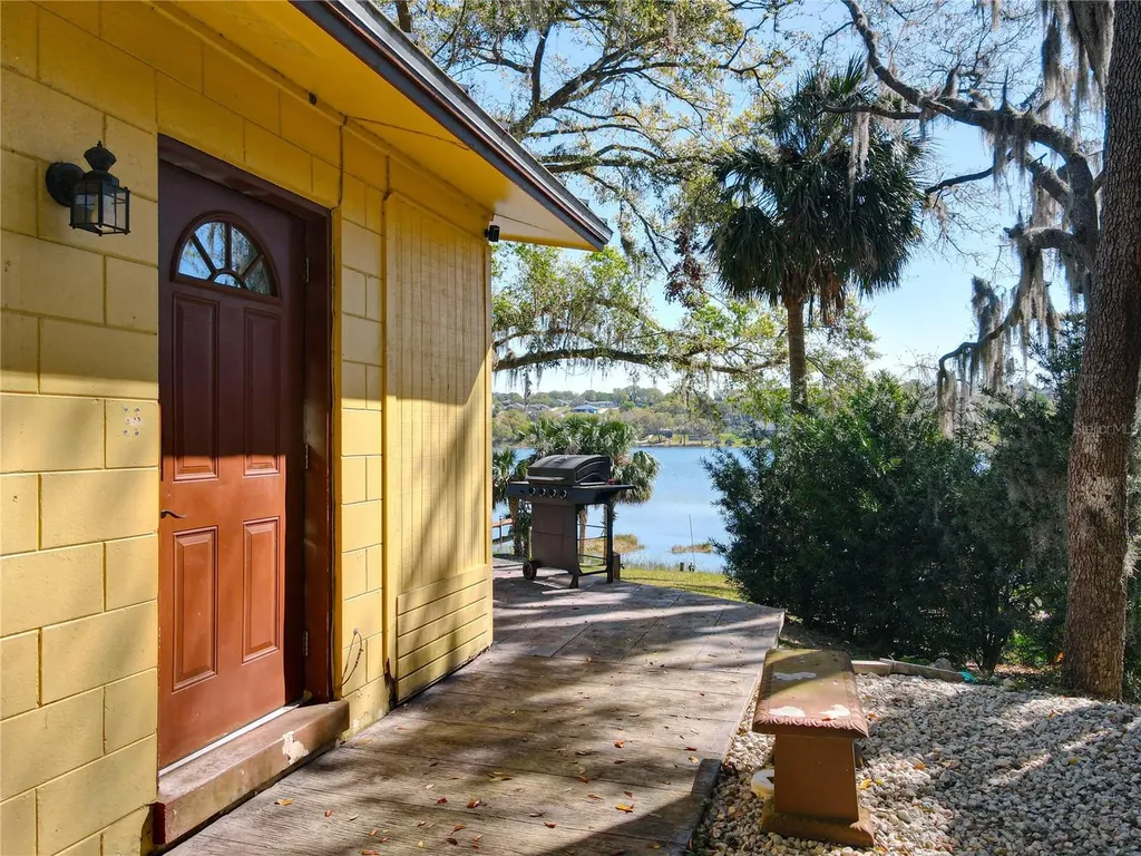 1617 Lake Nettie Court Eustis FL 32726