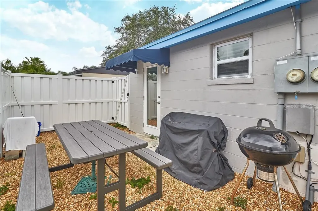 18040 E 5th Street Redington Shores FL 33708